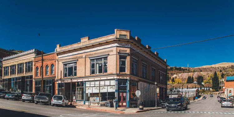 Réouverture d'un hôtel "hanté" dans le Colorado avec des chambres sur le thème des tueurs en série